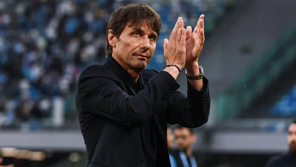 Conte largohet nga Napoli një vit pasi fitoi Serie A