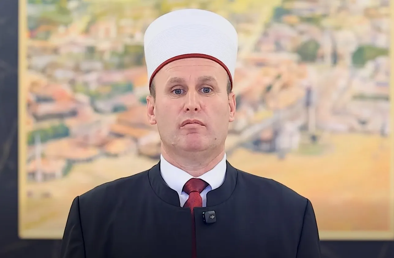 Bujar Spahiu uron Kurban Bajramin, mesazh paqeje dhe solidariteti për besimtarët