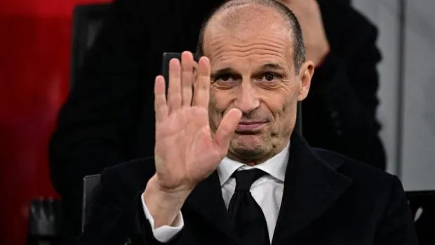 U shkarkua nga Milan, Allegri arrin marrëveshje me Napolin. Do të nënshkruajë kontratë dyvjeçare