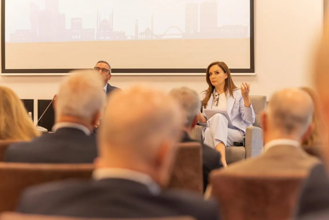 Tabaku me investitorët gjermanë: Duhet model i ri ekonomik për Shqipërinë