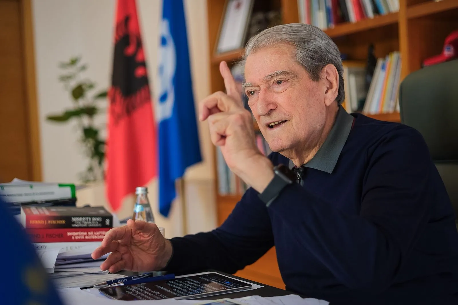 Berisha: Salianjin e ka “birësuar” një televizion për të rregulluar marrëdhëniet me Edi Ramën