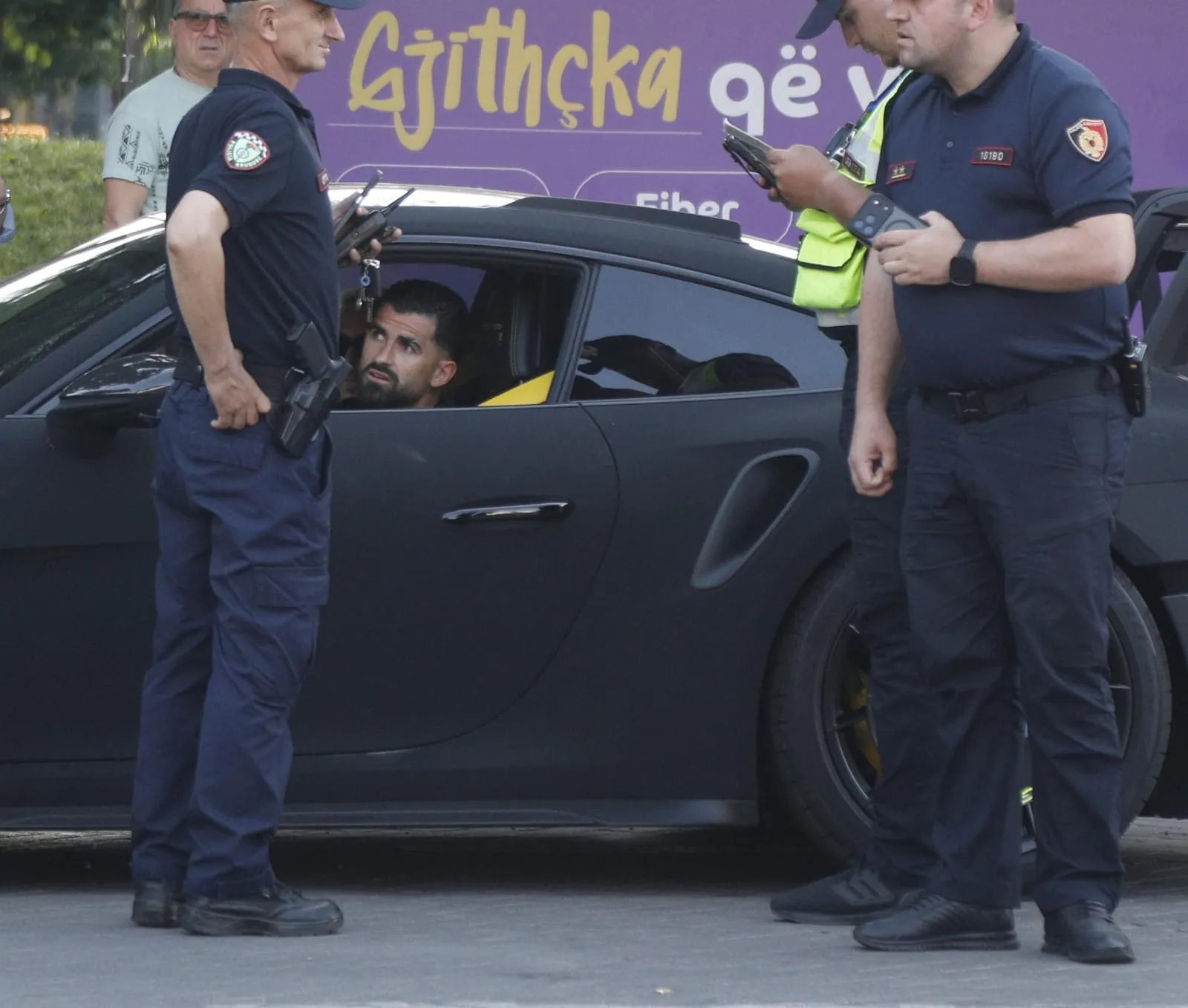 Në prag të grumbullimit me Kombëtaren, gjobiten dy futbollistët nga policia! Shkelja që u kushtoi