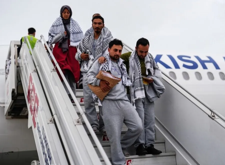 Aktivisti Baki Goxhaj po kthehet në Shqipëri, ishte në flotiljen “Sumud” që u ndalua nga Izraeli