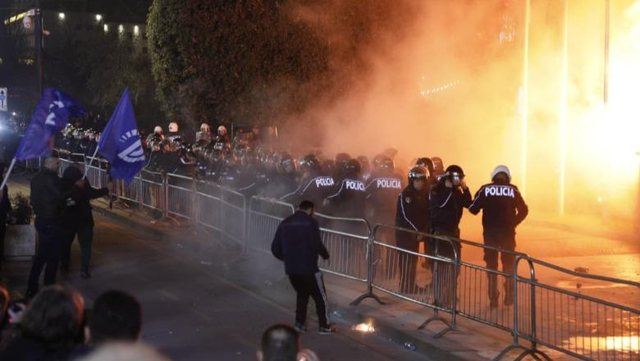 Sot protesta e PD-së, cilat janë masat e marra nga Policia: Leja vetëm në bulevard!