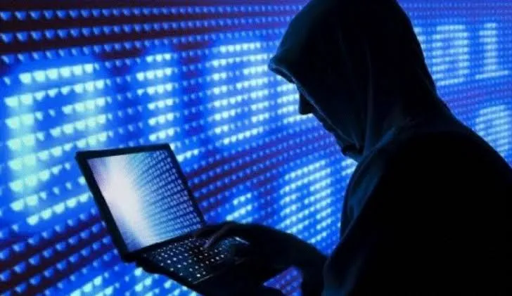 “Jemi banka”/ Policia godet skemën e mashtrimit kibernetik, në pranga i riu
