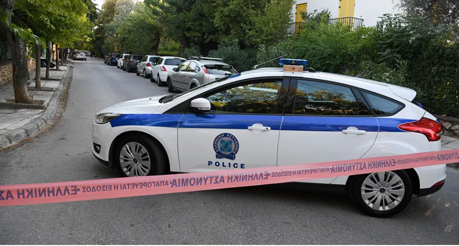 Shkëmbim zjarri në Athinë/ Plagoset rëndë shqiptari me 5 emra, njihej si “Titi”