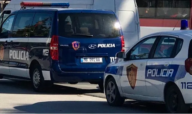 Sherri me sende të forta dhe thikë në zonën e ish-parkut, arrestohen 3 persona