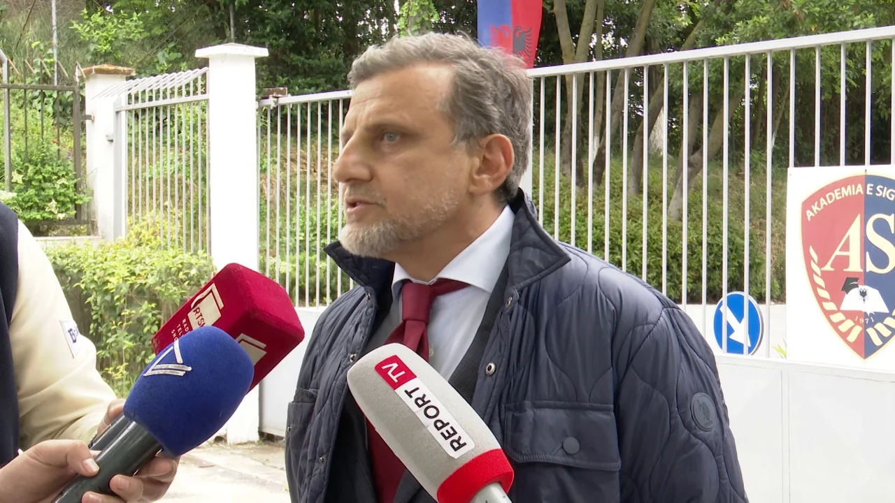 Reagon administratori i Akademisë pas helmimit të studentëve: Ushqimi vjen i gatshëm