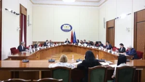 Konferenca e Kryetarëve rrëzon kërkesën e PD për mocion me debat për protestën, opozita: Dëgjoni qytetarëT! Balla: S’ju njohim!