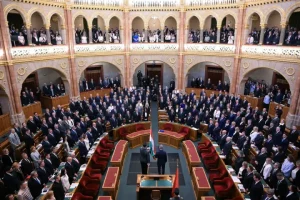 Deputetët hungarezë heqin dorë nga 40% e pagës