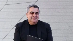 Dalin mesazhet nga grupi parlamentar i PS-së  për takimin në Vlorë, Gonxhja: Shqipot i kemi në damar revolte!
