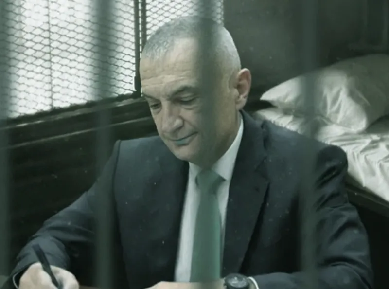 Pas “divorcit” me Kujtim Cakranin, zbulohet emri i avokatit që takoi në qeli Ilir Metën