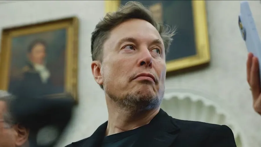 Historike, Elon Musk bëhet trilioneri i parë në botë