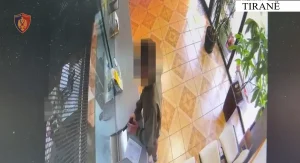 Momentet kur 23-vjeçari tentoi grabitjen në Shkozë me pistoletë lodër
