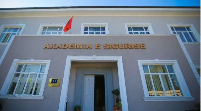 Helmimi i studentëve në Akademinë e Sigurisë, Krimi Ekonomik sekuestron dokumentet e AKU-së