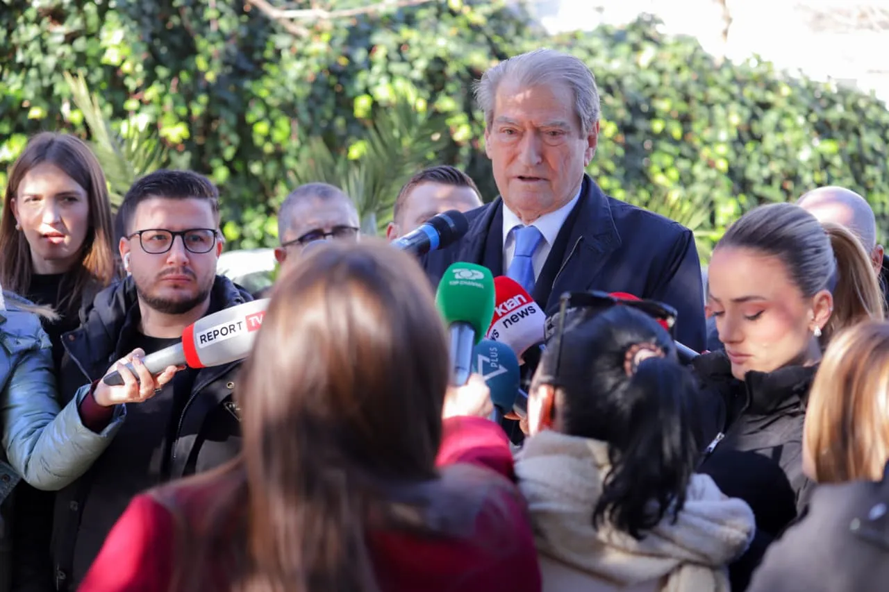 Përplasja në Zvërnec, Berisha: Dhunimi i protestuesve, akt i shëmtuar! Projekti? PD mbështet investimet e huaja