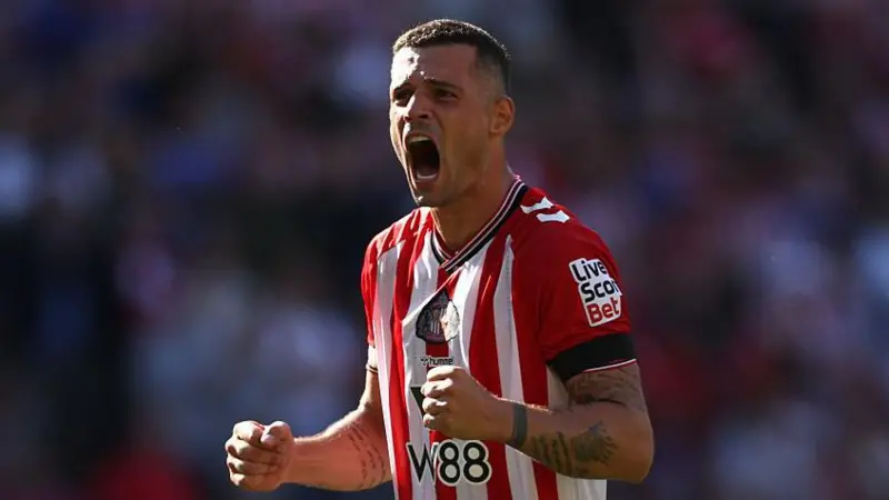 ”S’është në shitje”- Sunderland refuzon ofertën prej 8 milionë paund të Chelsea për Xhakën