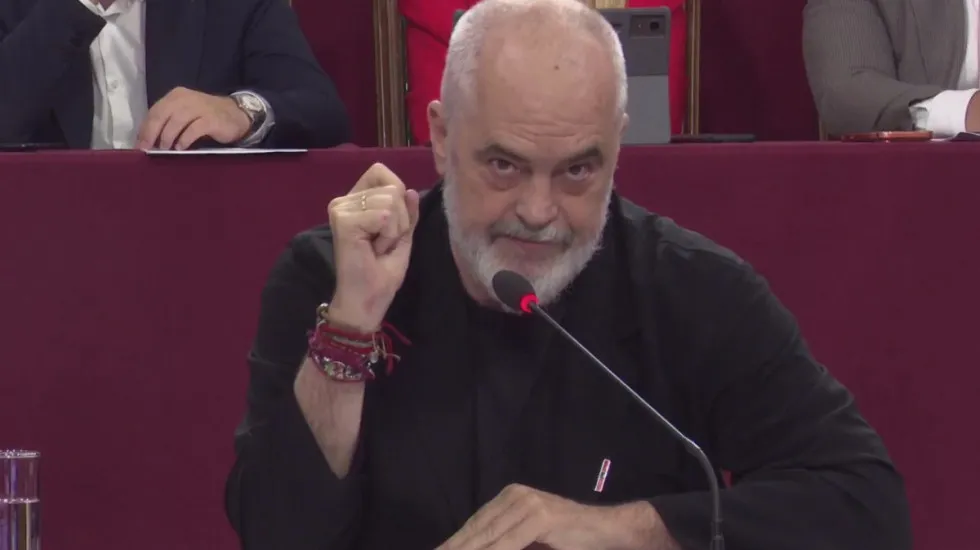 Rama përplaset me gazetaren e CNN për projektin në Zvërnec: Do më dëgjosh apo jo?