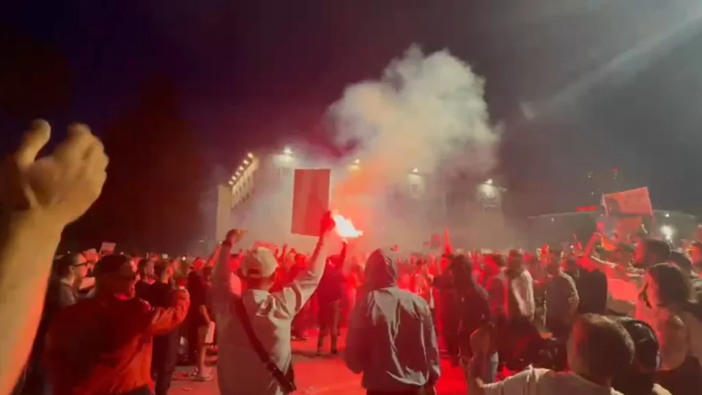 Mbyllet pas më shumë se tre orësh dita e pestë e protestës, zbardhen 5 kërkesat