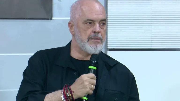 “Po kur thonë 5 kushte…”/ Rama ironizon protestuesit: Nëse jap dorëheqjen, si do i bëj katër të tjerat?