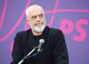 Ramës nuk i del e keqja me protestuesit: Po me Paketën e Maleve ç’kanë “flamingot e Bulevardit”?