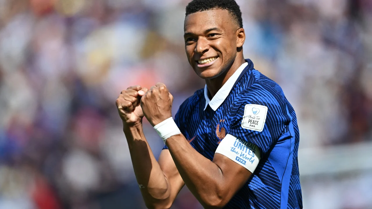 Franca zgjohet në pjesën e dytë, Mbappe dhe Barcola i japin tre pikët “Gjelave” përballë Senegalit