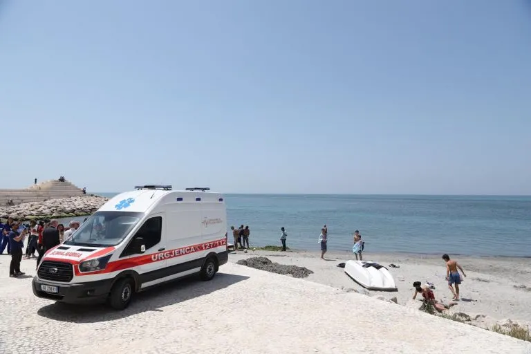 E rëndë, 11-vjeçari nga Tirana mbytet në Durrës
