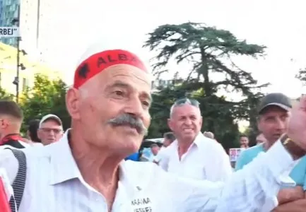 Nis protesta e 30-të/ Qytetari thirrje ambasadorit të SHBA: Na i hiq këta politikanë