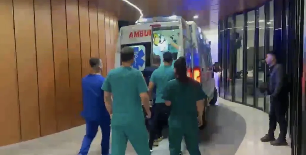 Emri/ Plagoset me armë zjarri një 44-vjeçar në Vlorë, transportohet në spital në gjendje të rëndë