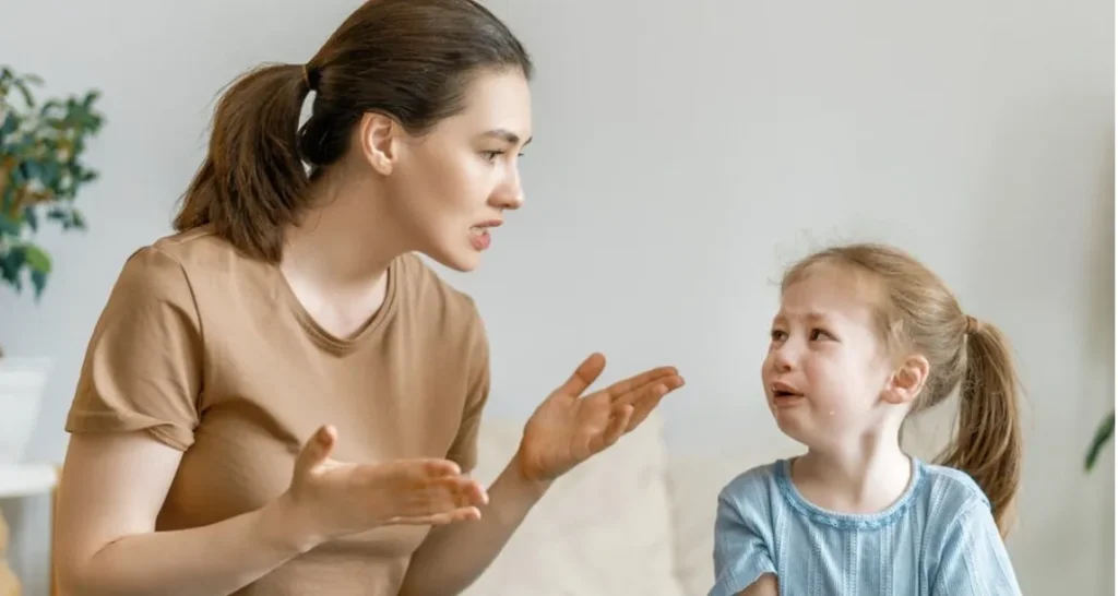 Çfarë zbuloi studimi më i fundit për goditjen me shuplakë të fëmijëve