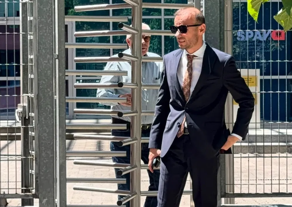 Biznesmeni Pandeli Carapuli nën hetim nga SPAK, zbulohet lidhja me vilën e Ballukut në Dhërmi