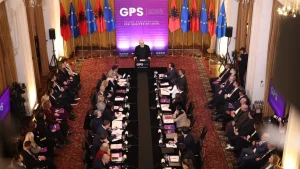 Protestat dhe largimi i Marjana Koçekut nga grupi, Rama mbledh deputetët dhe ministrat