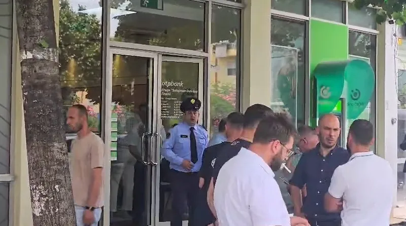 Grabitje me armë tek OTP Bank pranë stadiumit “Dinamo”