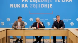 Berisha mesazh demokratëve: Dilni në protestë