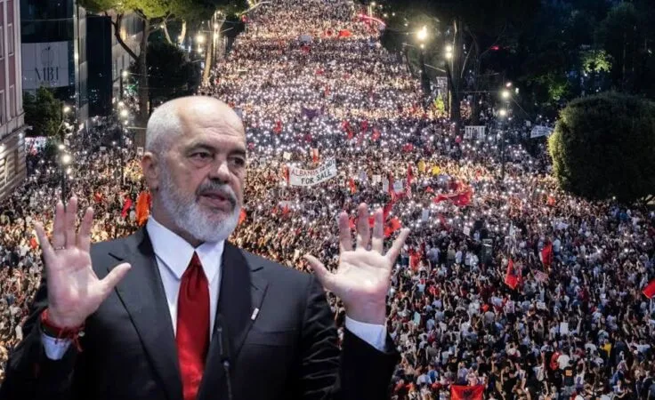 Rama u hakërrehet protestuesve: Errësira e një mallkimi të vjetër mbi Shqipërinë