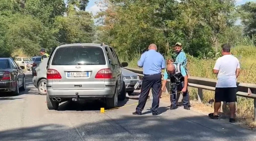 Aksident në aksin Fier-Levan, plagosen shoferët