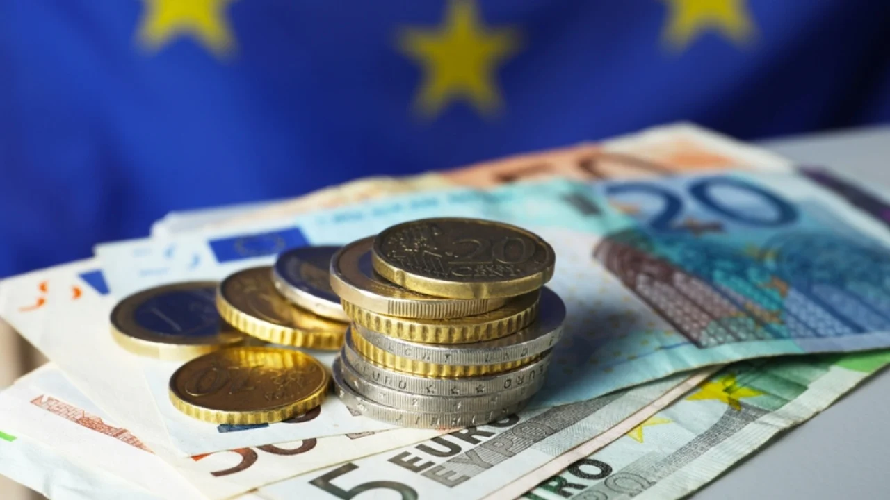Dobësohet euro, këmbimi valutor 19 qershor