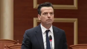 PS kërkon pezullim të Agron Shehajt për 2 muaj, nesër vendos Sekretariati i Etikës