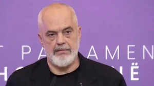 Rama e pranon: Edhe socialistët e punonjësit e administratës pjesë e protestës në Bulevard