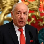 Parlamenti miratoi ndryshimet në ligj për shkarkimin e tij, Presidenti i Hungarisë pranon të japë dorëheqjen