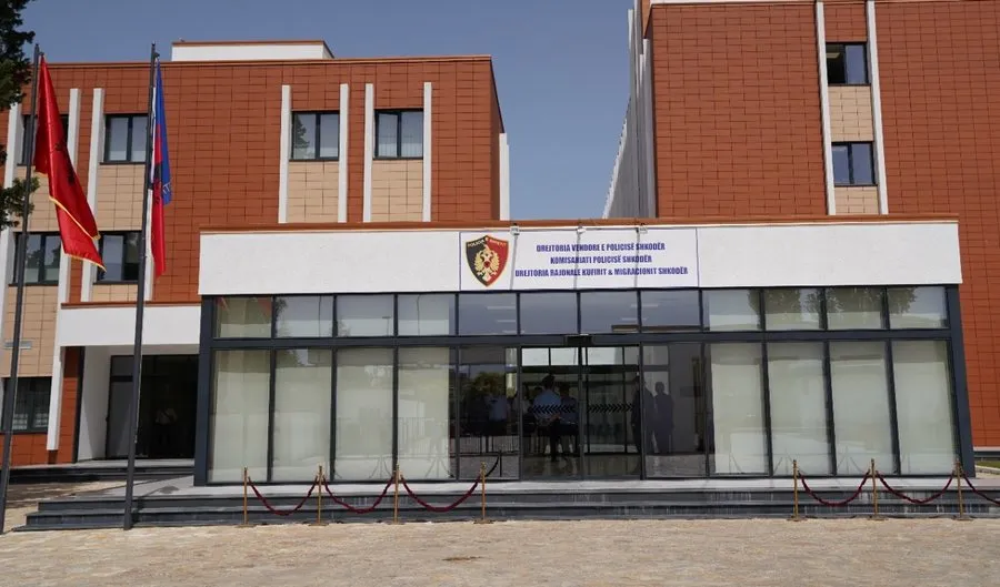Sherri me thika në Poliklinikën e Shkodrës, arrestohen babë e bir për plagosjen e 32-vjeçarit