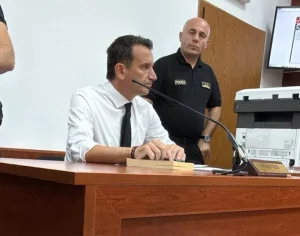 Gjyqi ndaj Veliajt/ SPAK kërkon ndarjen e çështjes për gruan, mbrojtja: Të pezullohet procesi! Ka lindur me cezarian
