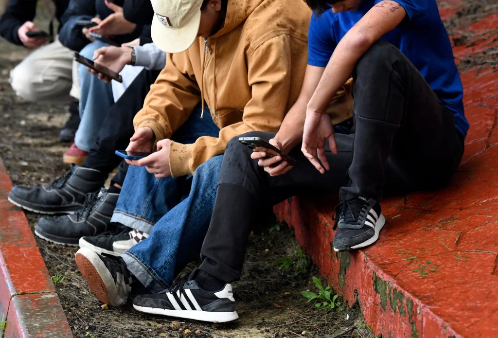 Alarm në Bruksel: Gati “fshesa” kundër rrjeteve sociale për të rinjtë