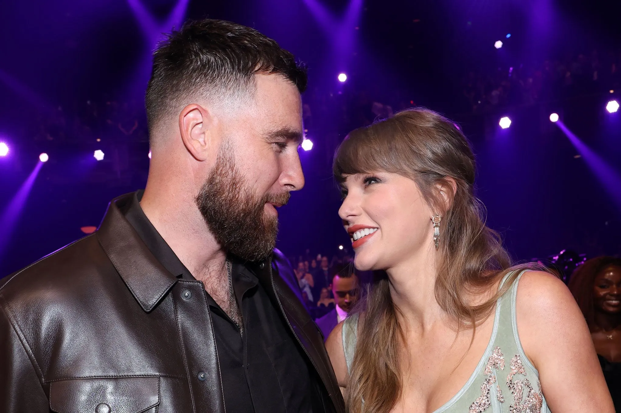 Taylor Swift martohet me Travis Kelce