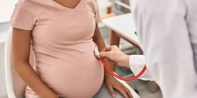 Edhe vezët e donatoreve të reja nuk e eliminojnë efektin e moshës në fertilitet, ç’tregoi studimi