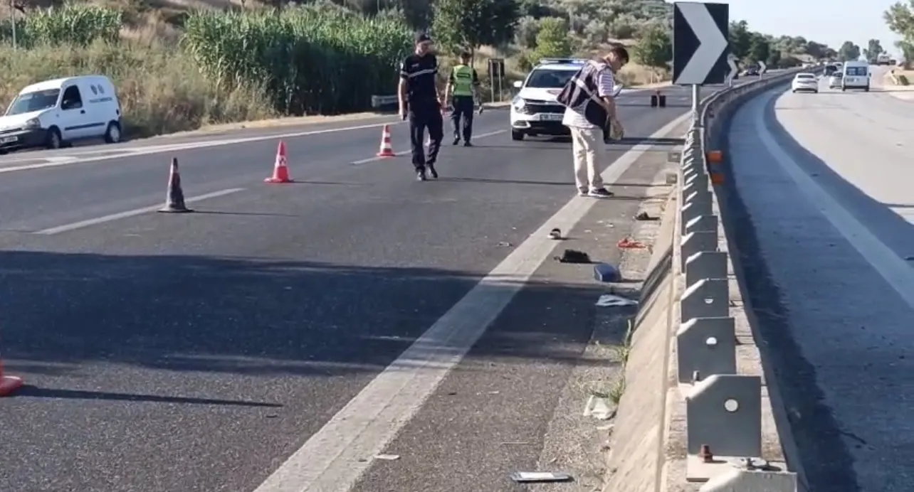 Po kalonte mbi trafikndarëse në autostradën Lushnjë–Rrogozhinë, 75-vjeçarja përplaset nga makina