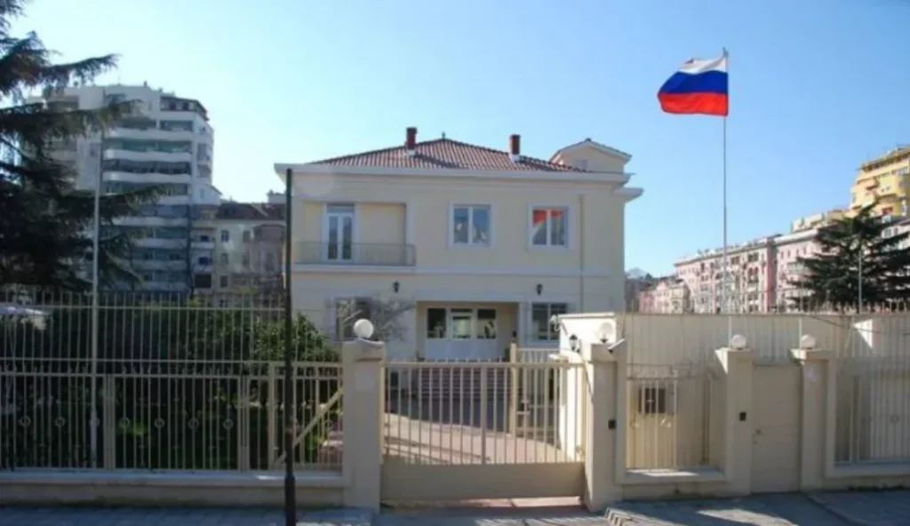 Ambasada ruse tallet me Ballën e Gonxhen: Mos kërkoni armiq imagjinarë. Popullit i urojmë begati