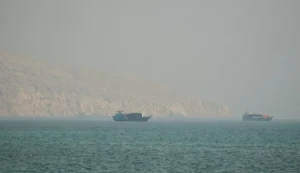 Përshkallëzohen tensionet, Irani njofton mbylljen e Ngushticës së Hormuzit
