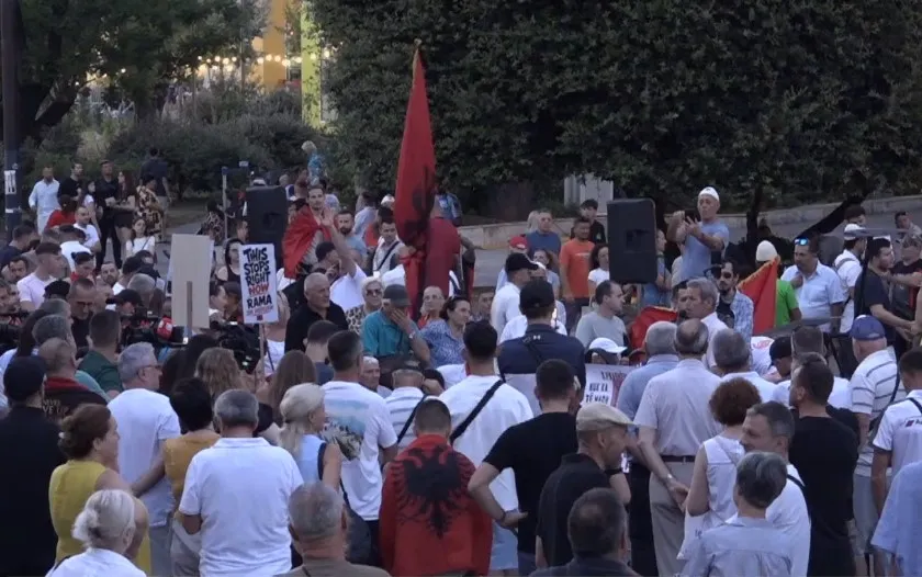 Protesta në Tiranë hyn në ditën e 45-të