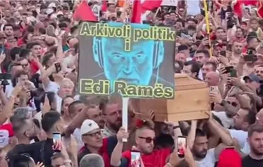 Dhuna që polli fantazi dhe Ramën që e vranë me simbole 